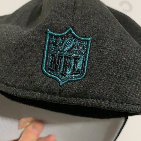 Eagles hat - Picture 4 of 7